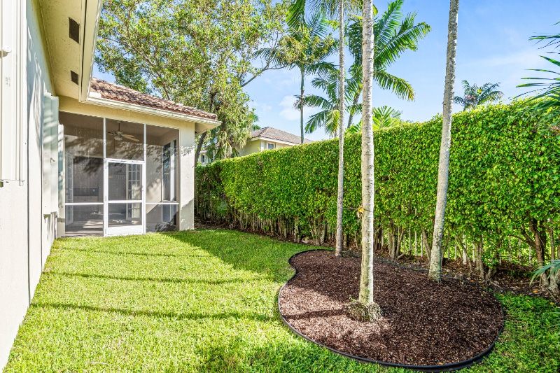 Building Photo - 1366 Crossbill Ct