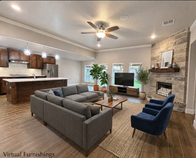 Building Photo - AVAILABLE FOR MOVE-IN WITH A 2-WEEK NOTICE