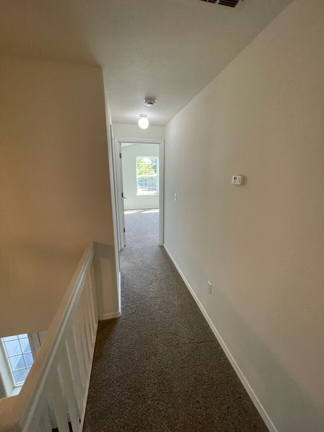 Building Photo - 315