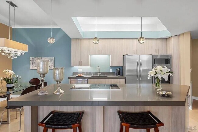 Building Photo - Luxury Marina District Condo for Rent