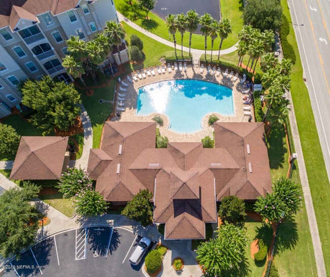 Building Photo - 7801 Point Meadows Dr