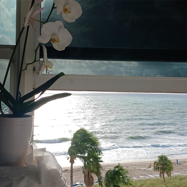 Building Photo - 3700 Galt Ocean Dr