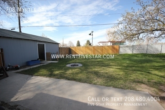Building Photo - 708 Myrtle St