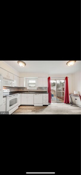 Building Photo - 15304 Gunsmith Terrace