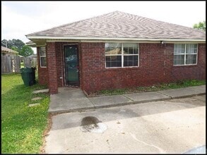 Building Photo - 380 S Davis St