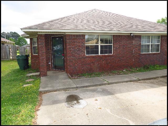 Primary Photo - 380 S Davis St