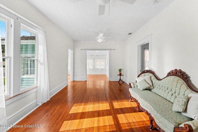Building Photo - 1804 Tangerine St