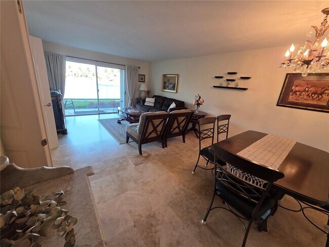 Building Photo - 6100 Bahia Del Mar Cir N