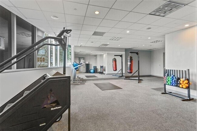 Building Photo - 3338 Peachtree Rd