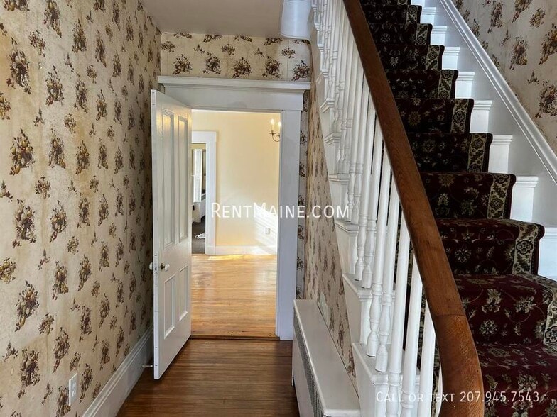 Building Photo - 92 Main Rd N