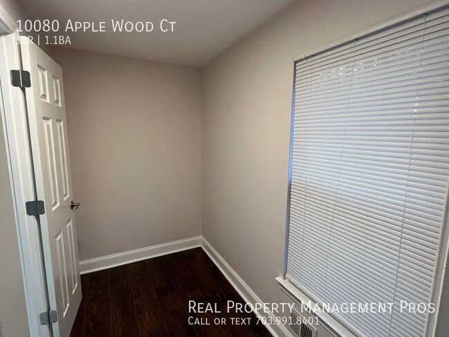 Building Photo - 10080 Apple Wood Ct