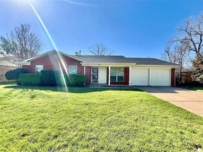 Building Photo - 1816 Lexington Pl