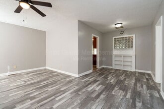 Building Photo - 4722 E Elm St