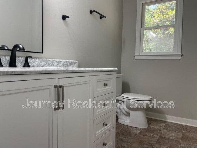 Building Photo - 1605 Owls Nest Rd