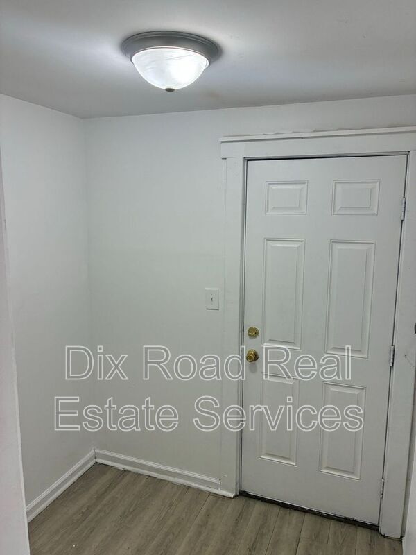 Building Photo - 1430 Coventry Rd