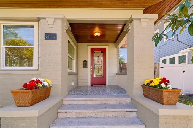 Building Photo - 344 21st Ave NE