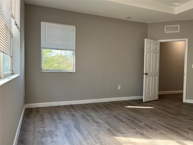 Building Photo - 349 NE 36th Terrace