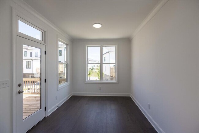 Building Photo - 530 Healy Dr