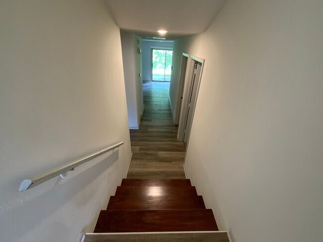 Building Photo - 439-441-441 N Shiloh Ave