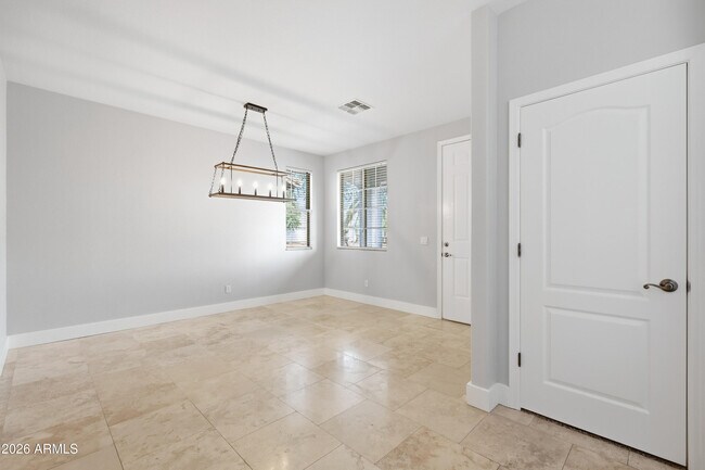 Building Photo - 4248 S Mariposa Dr