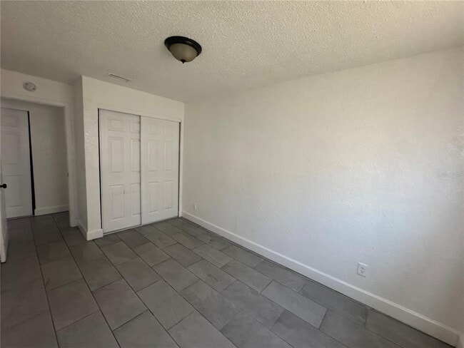 Building Photo - 6619 S Westshore Blvd