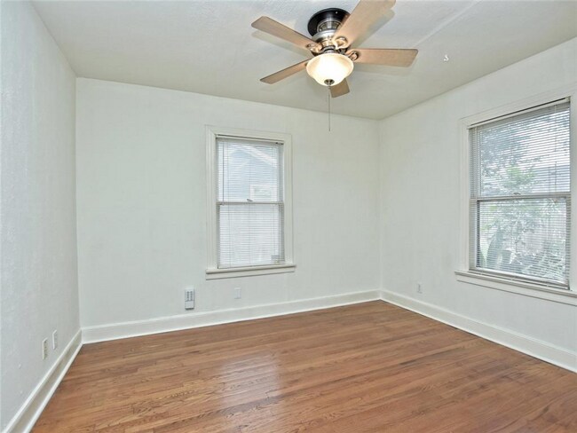 Building Photo - CHARM and LOCATION!