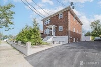Building Photo - 54 Bergen St
