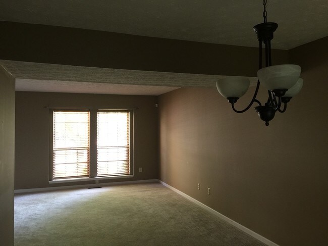 dining room - 1343 Sprucewood Ct