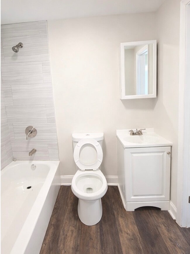 Building Photo - 2208 E Fayette St