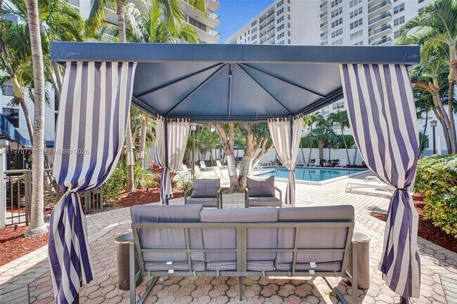 Building Photo - 3031 N Ocean Blvd