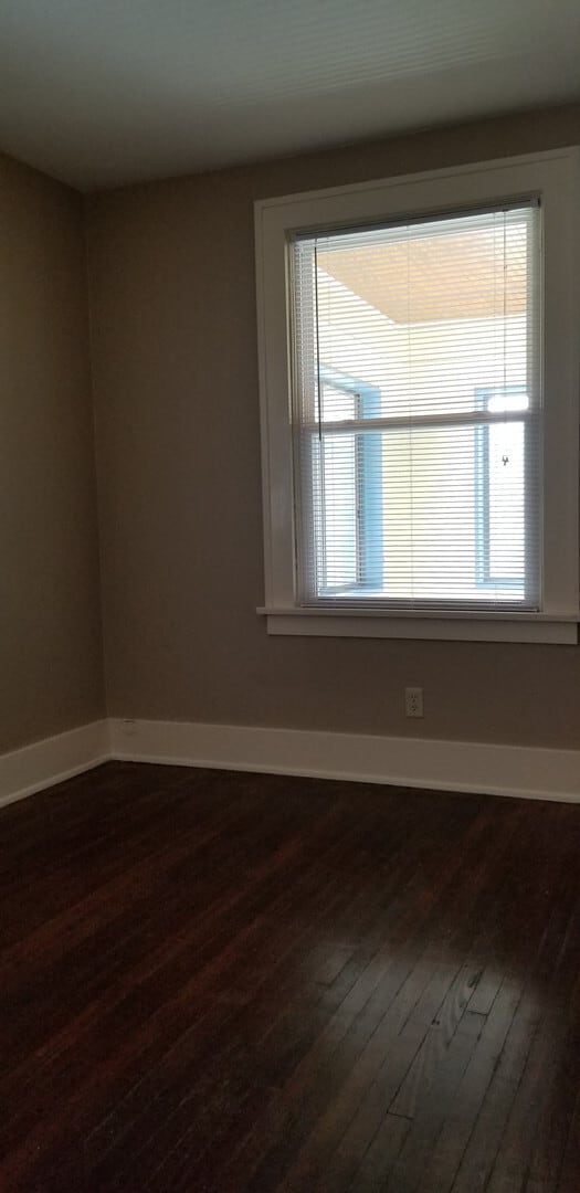 Building Photo - 2 Bedroom Ranch