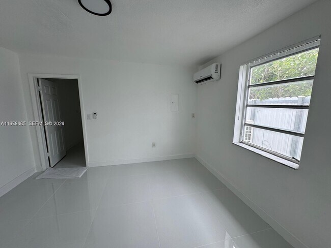 Building Photo - 3340 SW 94th Pl