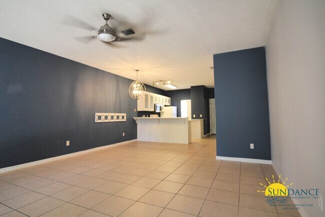 Building Photo - Stunning 3 Bedroom Villa in Navarre