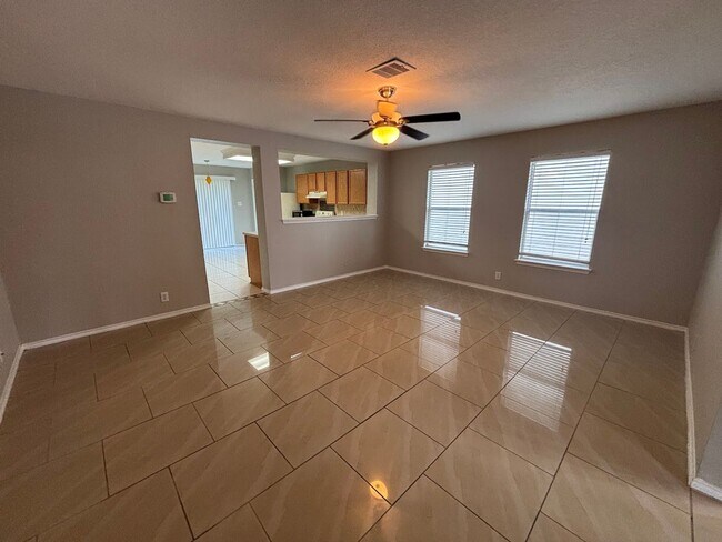 Building Photo - Charming 2 Bedroom, 2 Bathroom Home in Pri...