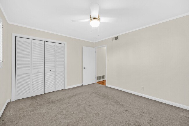 Building Photo - One level home Crockett, magnificent VIEWS