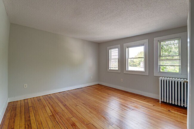 Building Photo - 65 Edgewood Ave