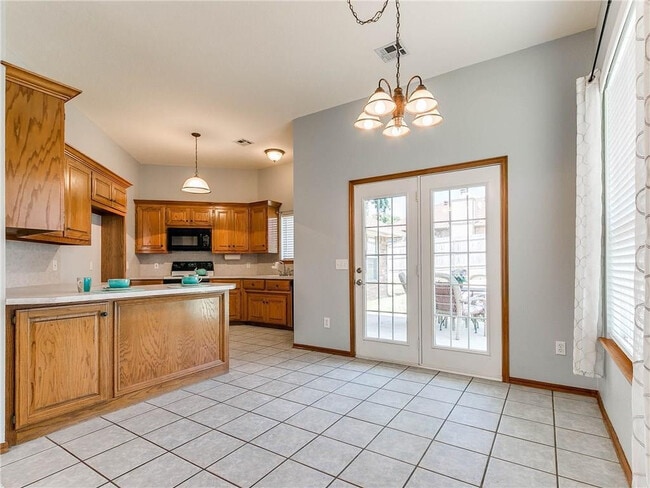 Building Photo - Beautiful 3 Bedroom 2 Bath Home In Choctaw!!!