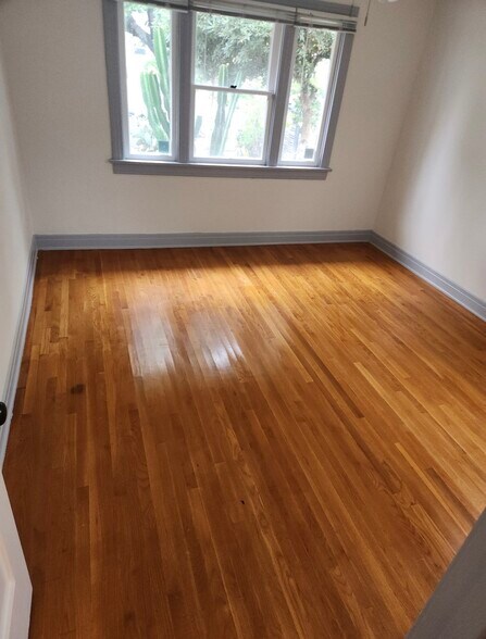 Building Photo - 3938 Tivoli Ave