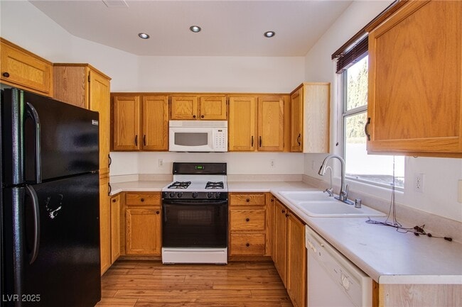 Building Photo - 8836 Iron Hitch Ave