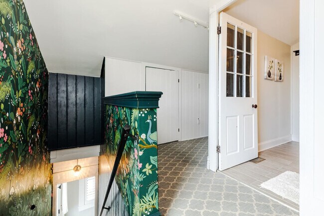 Building Photo - 1354 Broadway