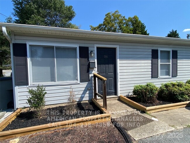 Primary Photo - 401 Needle Ct