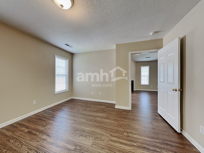 Building Photo - 100 Tudor Downs Rd