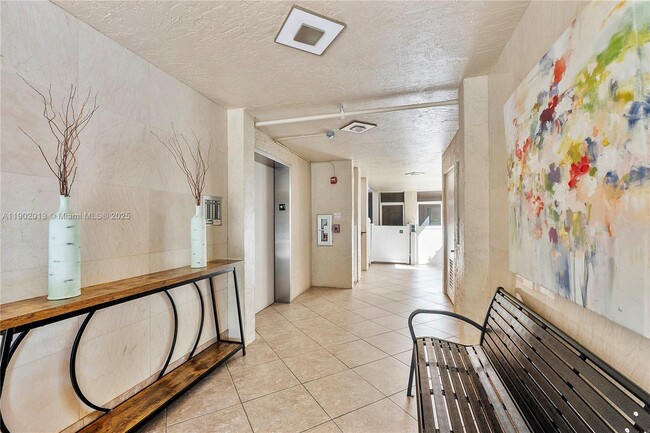 Building Photo - 9599 Weldon Cir