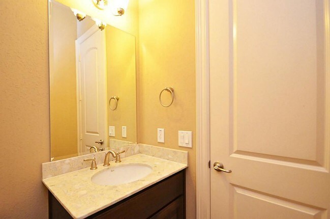 Building Photo - 4802 Fairford Dr