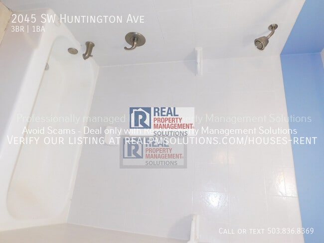 Building Photo - 2045 SW Huntington Ave