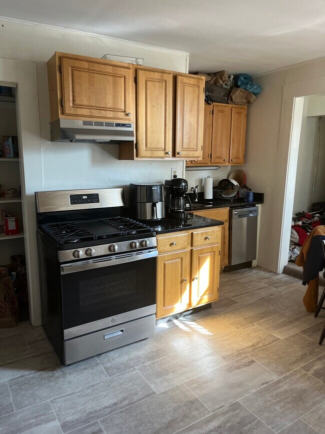 Building Photo - 53 W 7th St