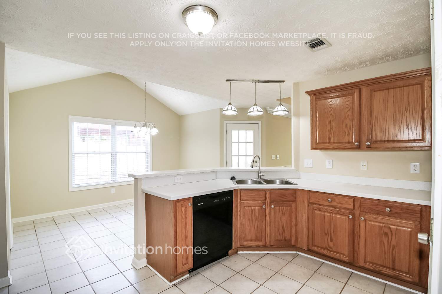 Building Photo - 160 Adams Lake Ct