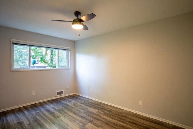 Building Photo - 1026 SE 29th Ave