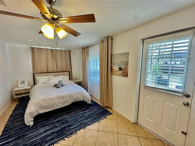 Building Photo - 2901 NW 9th Terrace