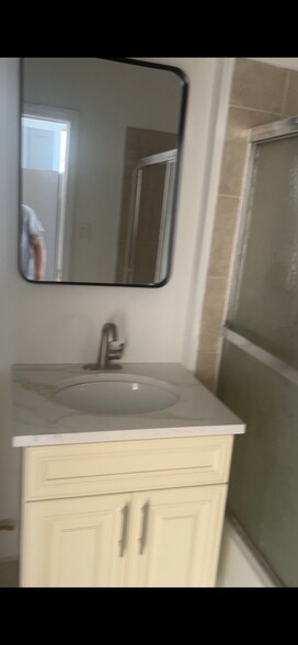 Primary Photo - 2260 Bath Ave